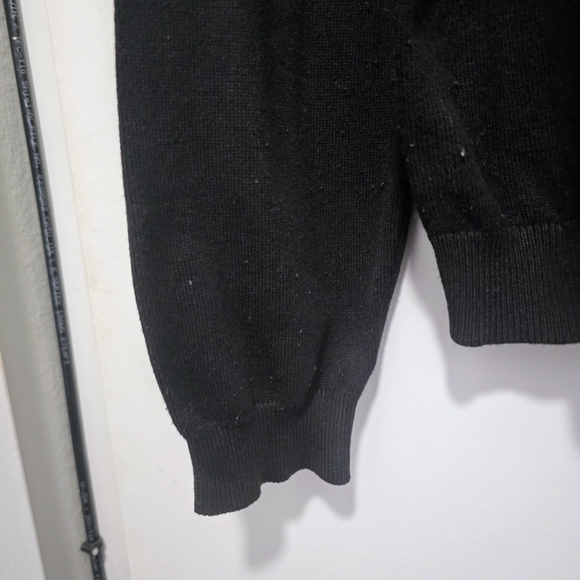 Classic Black Long Sleeve Sweater- Size Medium - Picture 3 of 6